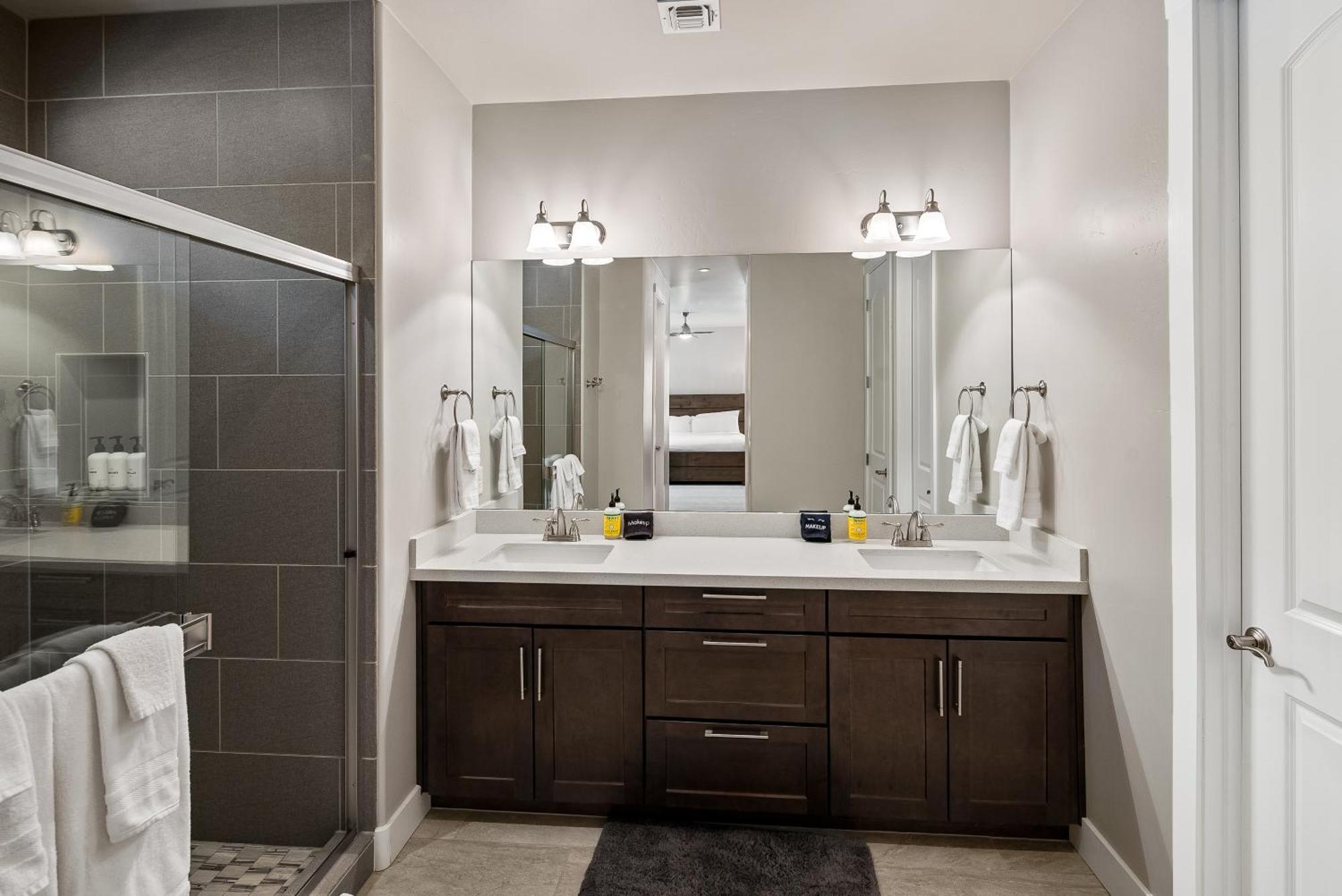 Pinnacle Pines Forest Views Modern With Ev Charger Direct Trail Access