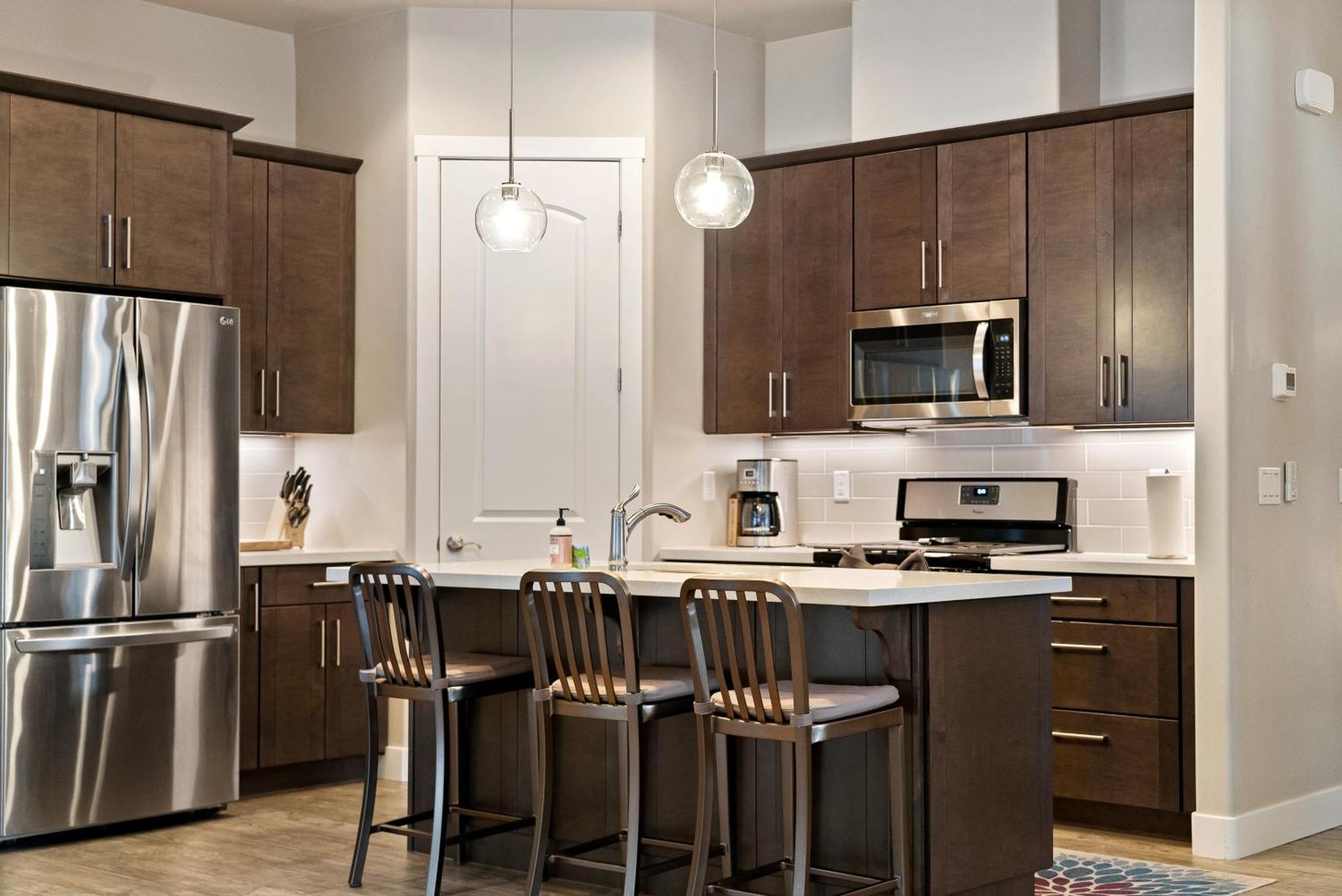 Villa Pinnacle Pines Forest Views Modern With Ev Charger Direct Trail Access *